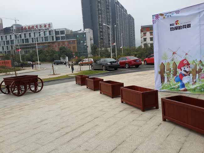 风光带花箱,湖南室外健身器材,湖南室外休闲椅,湖南儿童滑梯,湖南运动场地,长沙人造草皮,长沙室内外运动地板,长沙球场围栏,长沙室外健身器材,长沙室外休闲椅,长沙儿童滑梯,长沙运动场地,长沙多威体育用品有限公司