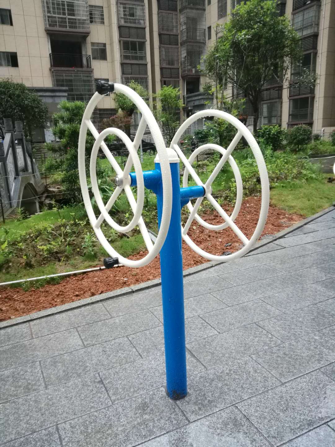 花垣县碧湘园小区健身器材安装实例,湖南室外健身器材,湖南室外休闲椅,湖南儿童滑梯,湖南运动场地,长沙人造草皮,长沙室内外运动地板,长沙球场围栏,长沙室外健身器材,长沙室外休闲椅,长沙儿童滑梯,长沙运动场地,长沙多威体育用品有限公司