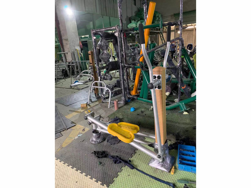 高档塑钢健身器材 双人大转轮,湖南室外健身器材,湖南室外休闲椅,湖南儿童滑梯,湖南运动场地,长沙人造草皮,长沙室内外运动地板,长沙球场围栏,长沙室外健身器材,长沙室外休闲椅,长沙儿童滑梯,长沙运动场地,长沙多威体育用品有限公司